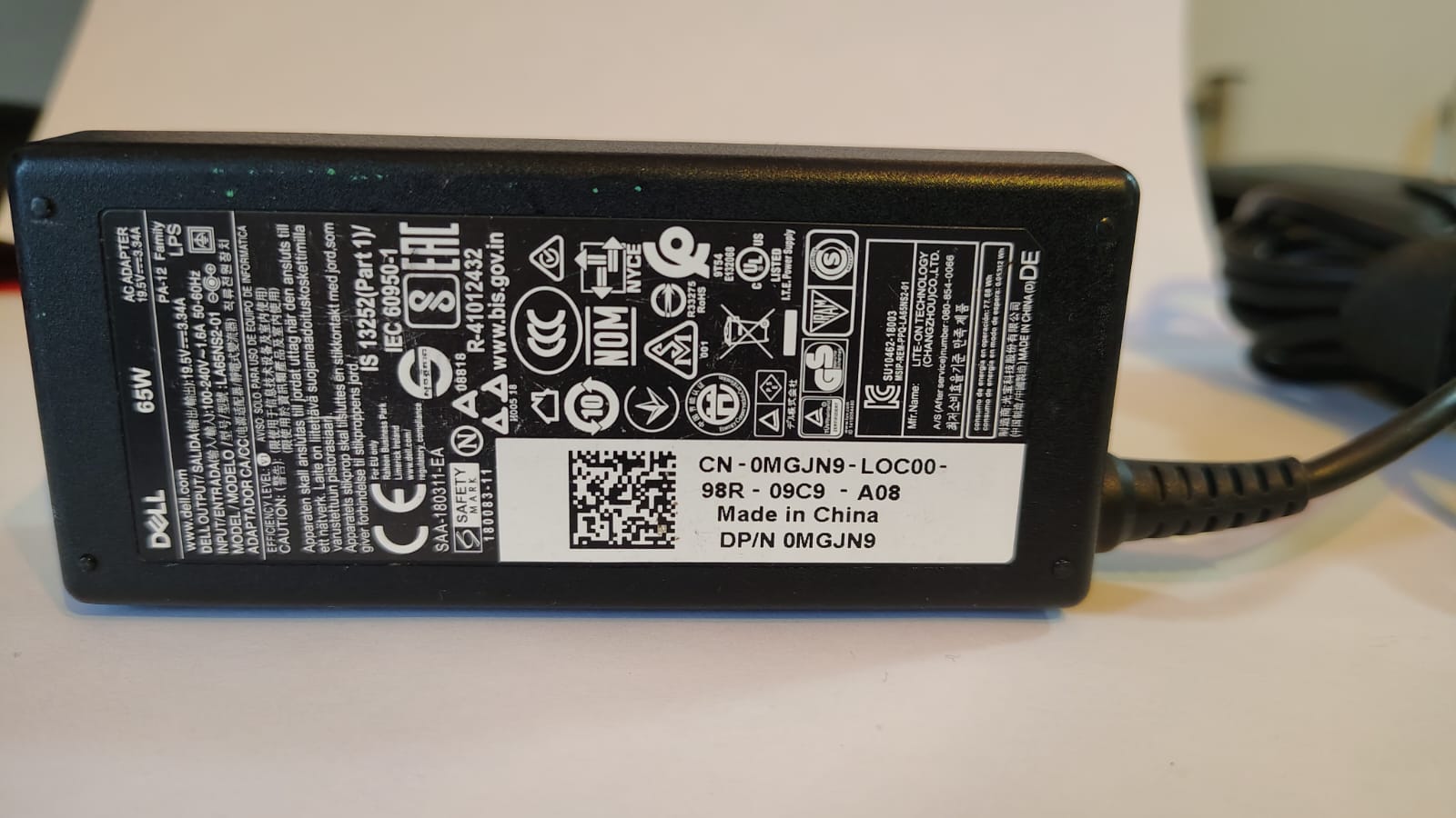 Cargador para Notebook Dell 65W 19.5V 3.34A Punta Aguja Octogonal / Estándar 7.4mm x 5.0mm (LA65NS2-01 / PA-12) - imagen 1