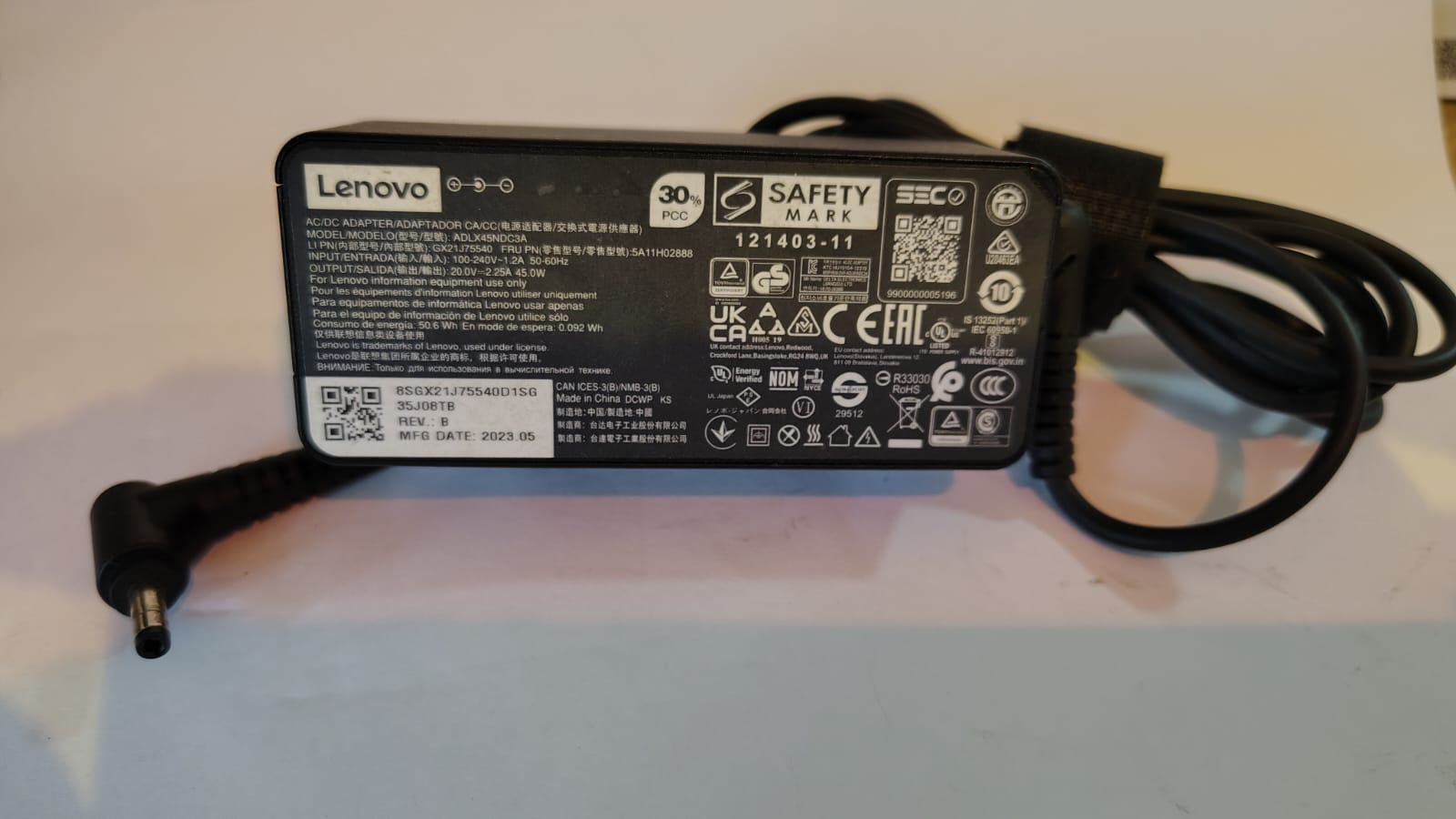 Cargador para Notebook Lenovo 45W 20V 2.25A Punta Rectangular Slim Tip (ADLX45NDC3A / ADLX45NLC3A) - imagen 2